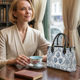 Catholight Élégance Sacrée : Sac en Cuir Bleu et Blanc de Dévotion